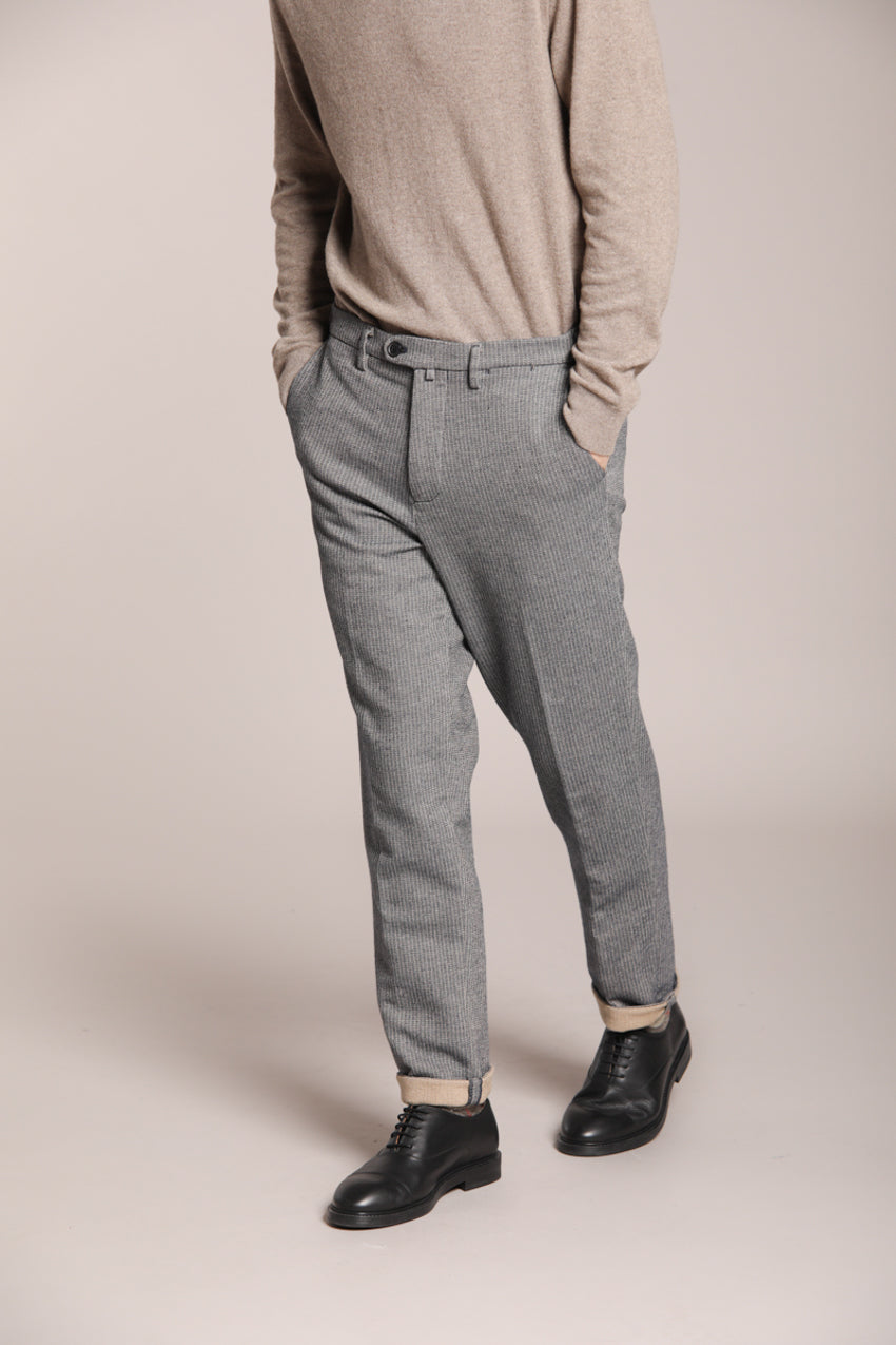 Foto 3 Boston pantalone chino uomo in cotone trama diagonale gessata relaxed fit