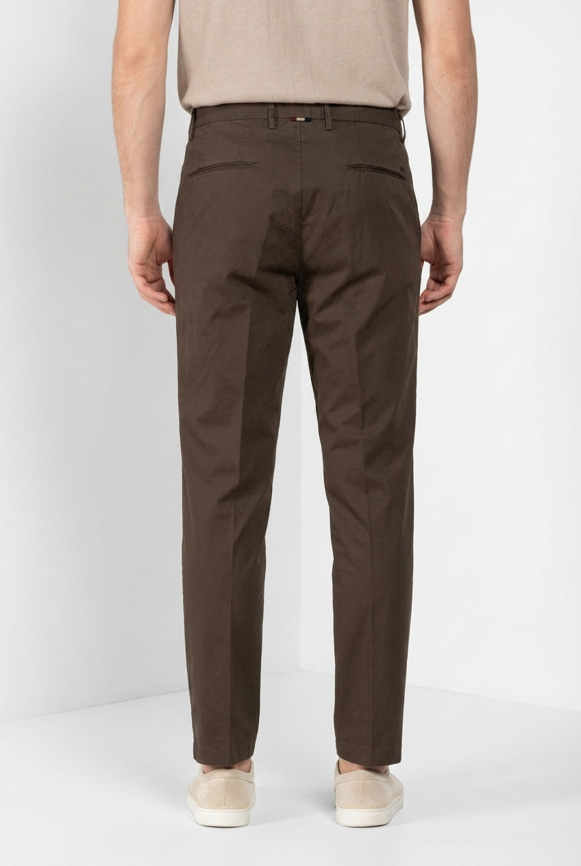 Boston pantalón chino hombre en twill ligero stretch relaxed fit