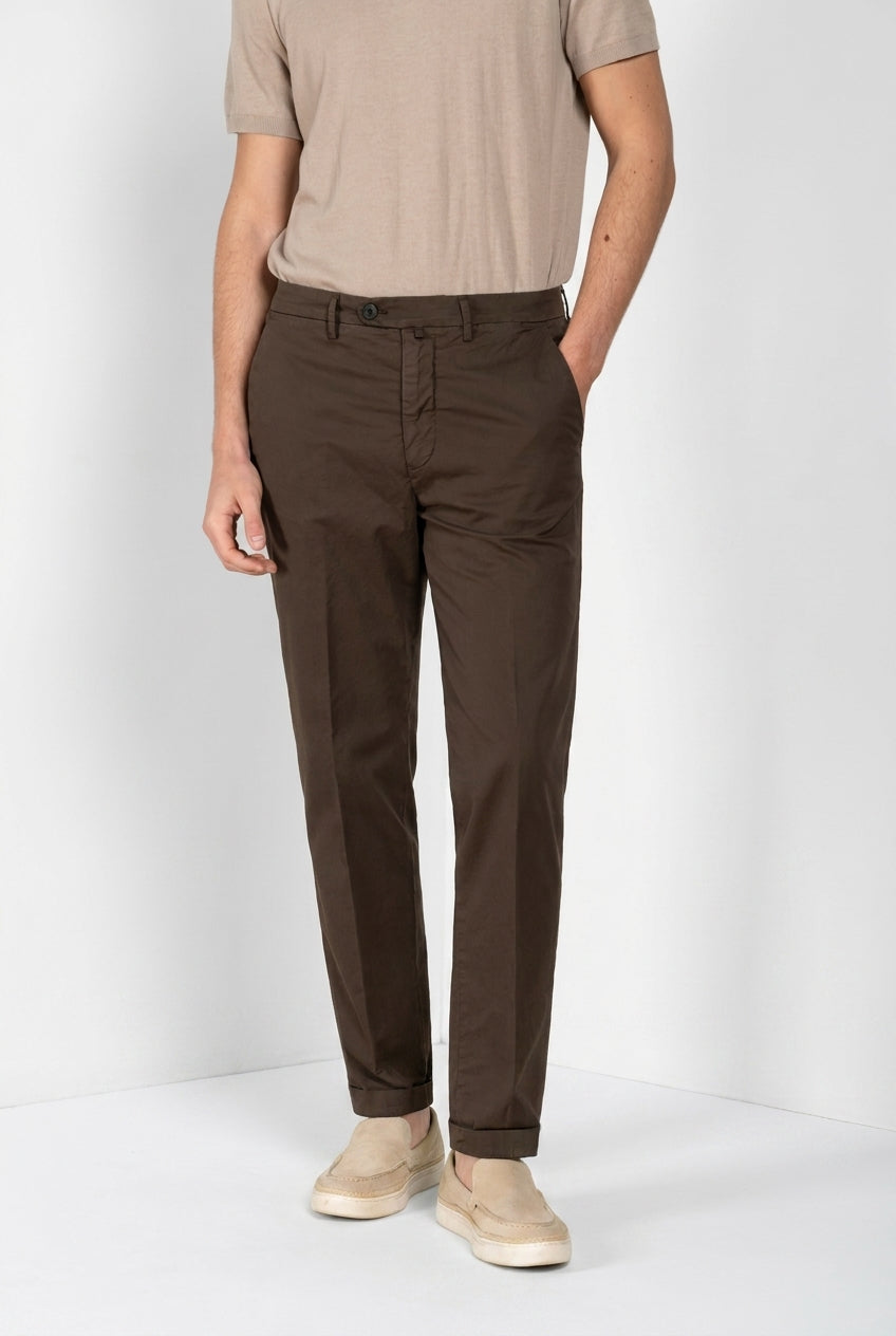 Boston pantalón chino hombre en twill ligero stretch relaxed fit