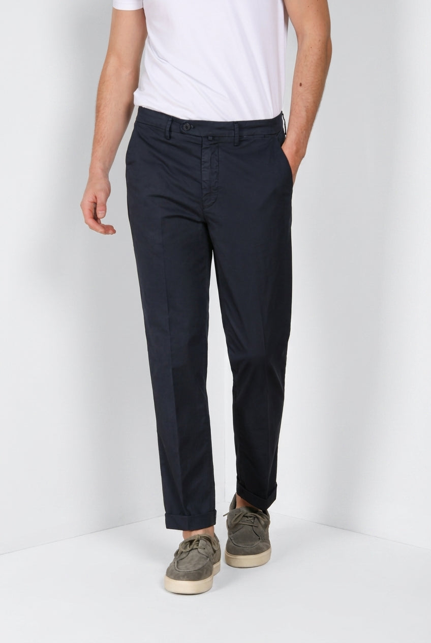 Boston pantalón chino hombre en twill ligero stretch relaxed fit