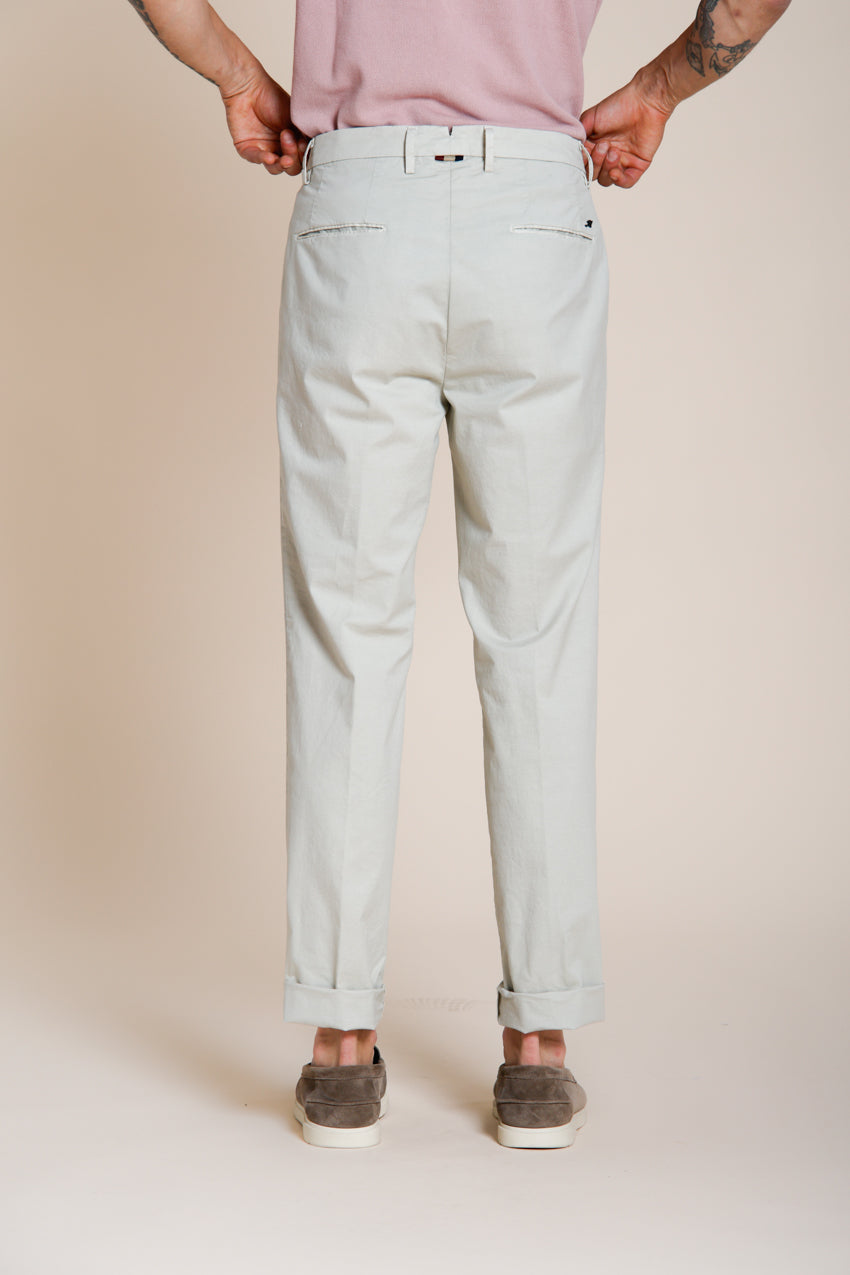 Boston pantalón chino hombre en twill ligero stretch relaxed fit