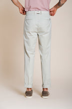Boston pantalón chino hombre en twill ligero stretch relaxed fit