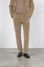 Paris pantalón chino de hombre en terciopelo de pana ancha carrot fit