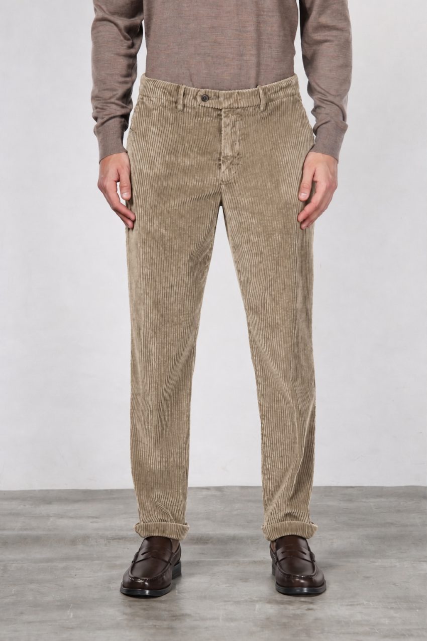 Paris pantalón chino de hombre en terciopelo de pana ancha carrot fit