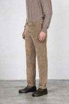 Paris pantalón chino de hombre en terciopelo de pana ancha carrot fit