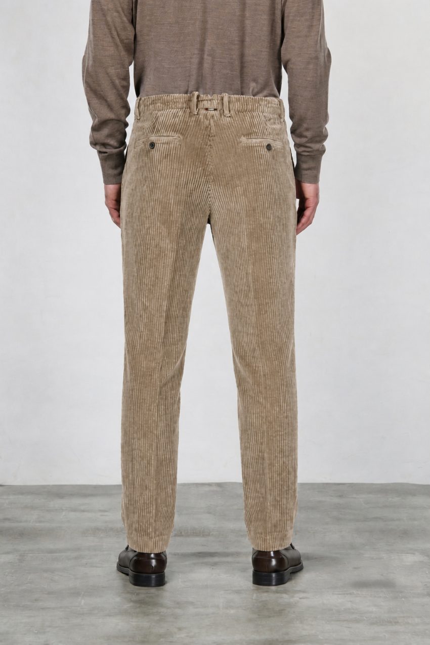 Paris pantalón chino de hombre en terciopelo de pana ancha carrot fit