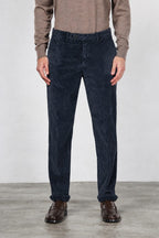 Paris pantalón chino de hombre en terciopelo de pana ancha carrot fit