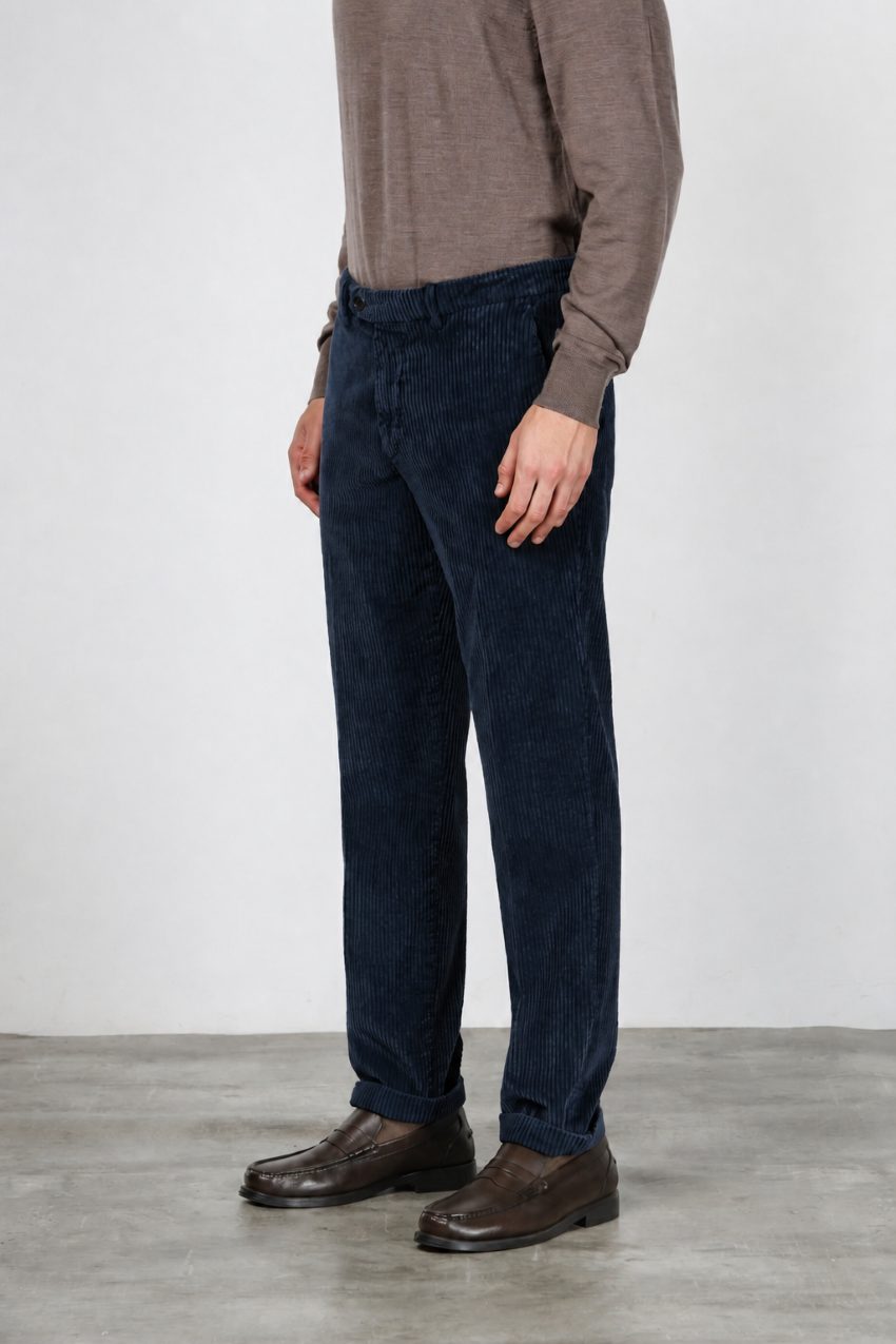Paris pantalón chino de hombre en terciopelo de pana ancha carrot fit