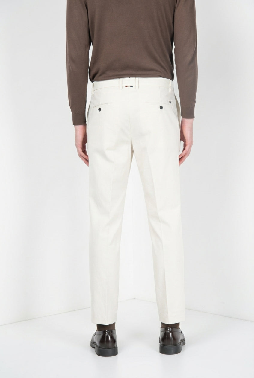 Paris men’s chino pants in stretch tricotine with carrot fit
