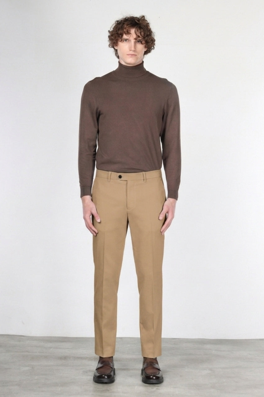 Paris men’s chino pants in stretch tricotine with carrot fit
