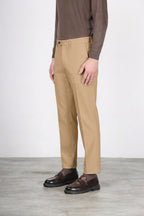 Paris men’s chino pants in stretch tricotine with carrot fit
