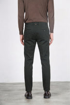 Paris men’s chino pants in stretch tricotine with carrot fit

