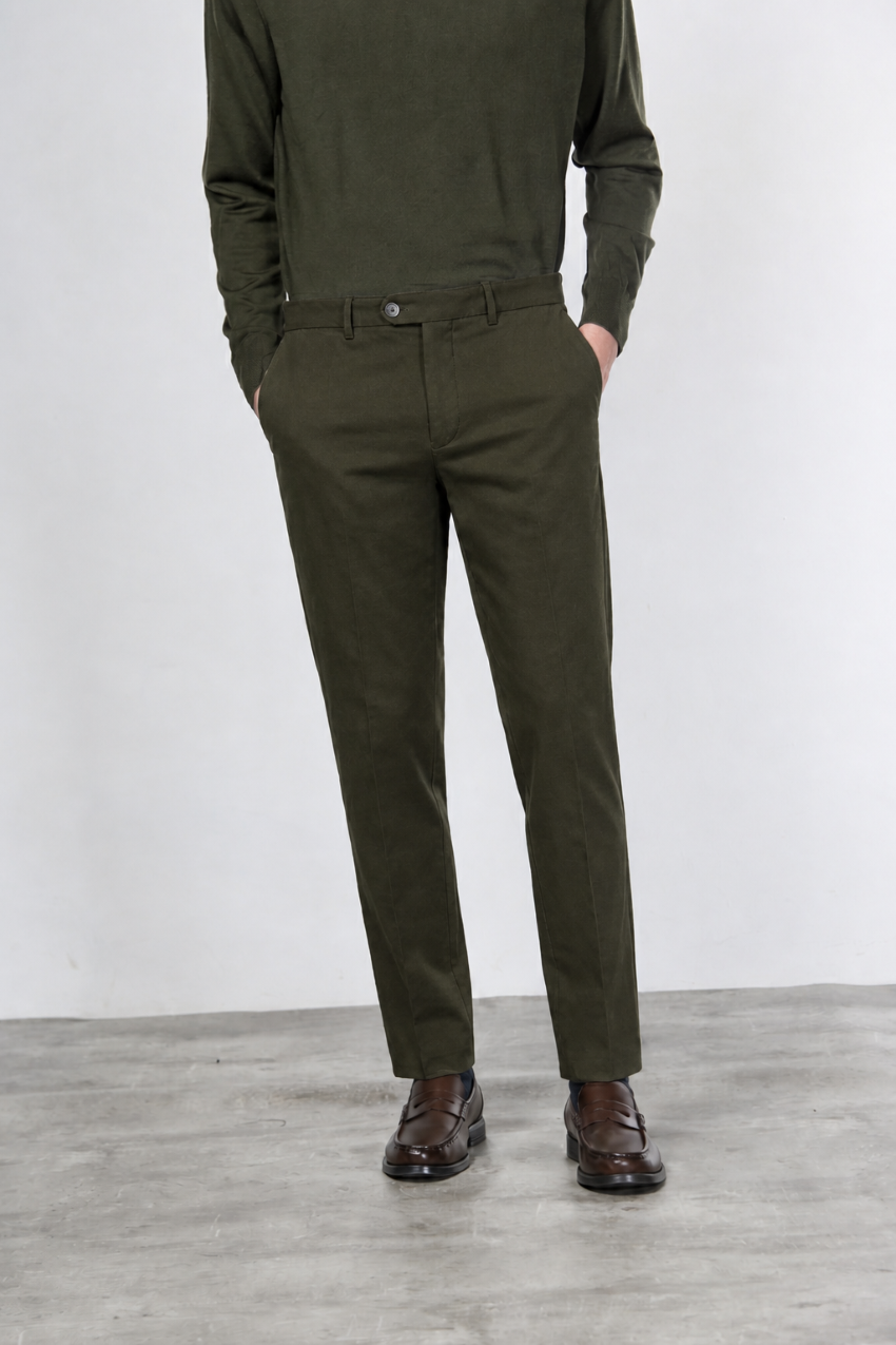 Paris men’s chino pants in cotton and wool gabardine with carrot fit