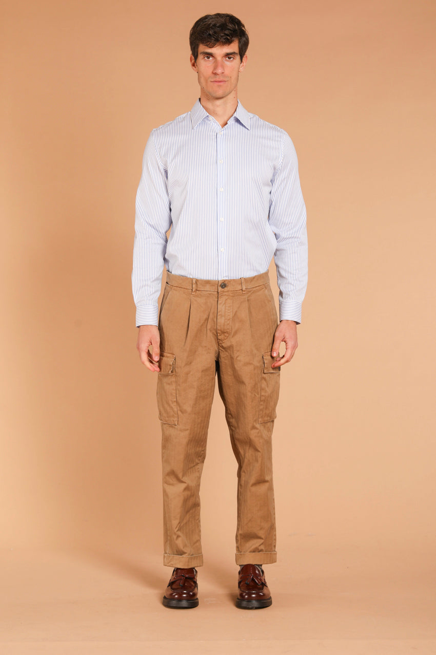 immagine 2 di pantalone cargo uomo, modello Cargo 22, di colore biscotto, fit relaxed di mason's