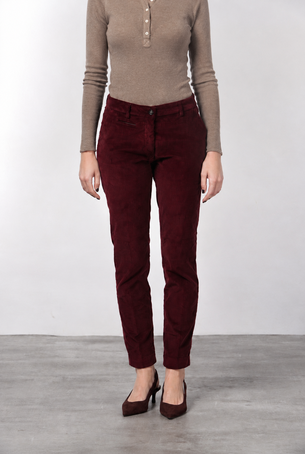 New York Slim women’s chino trousers in wide-wale corduroy slim fit ①