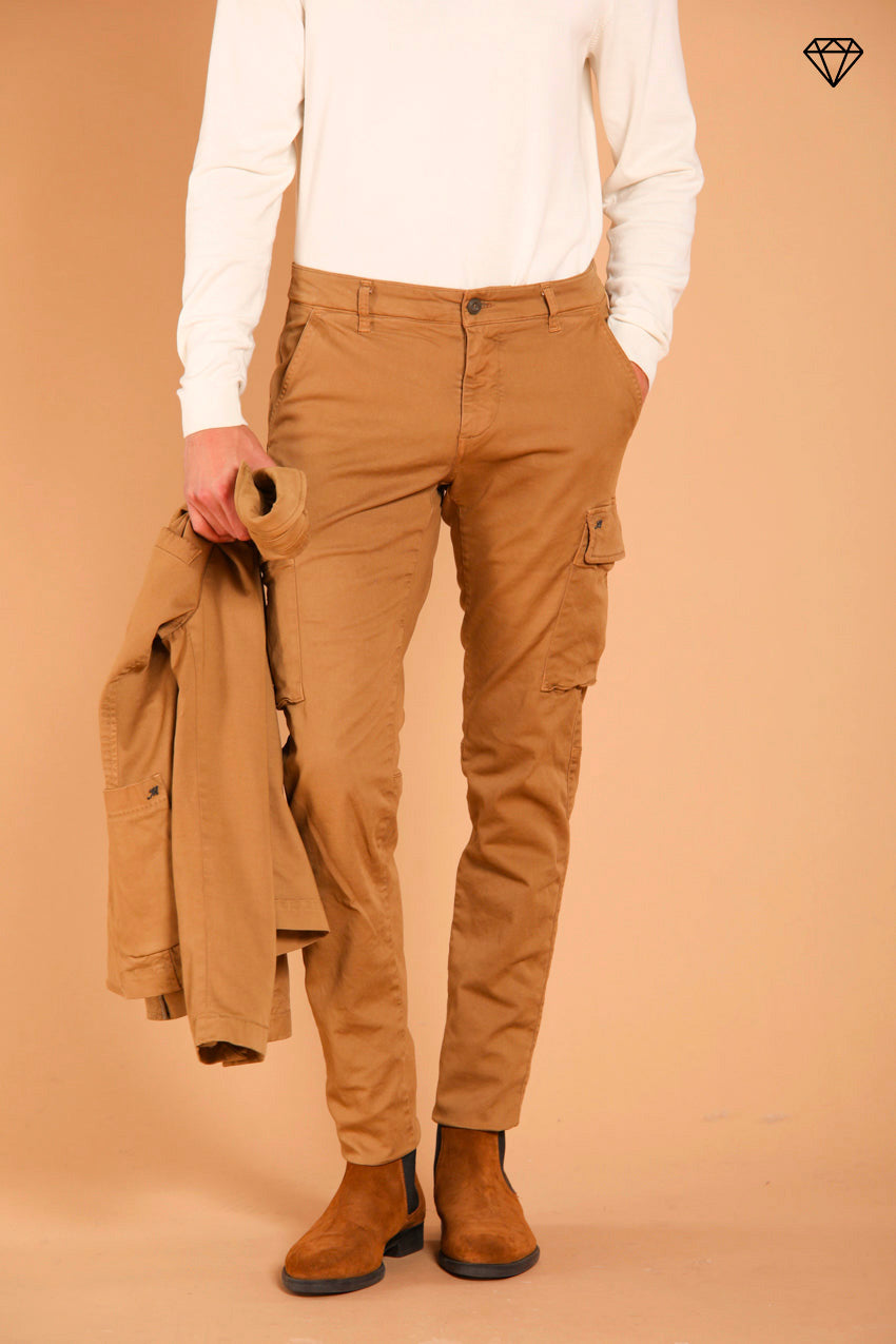 Chile Herren Cargohose aus Gabardine extra slim Fit ①