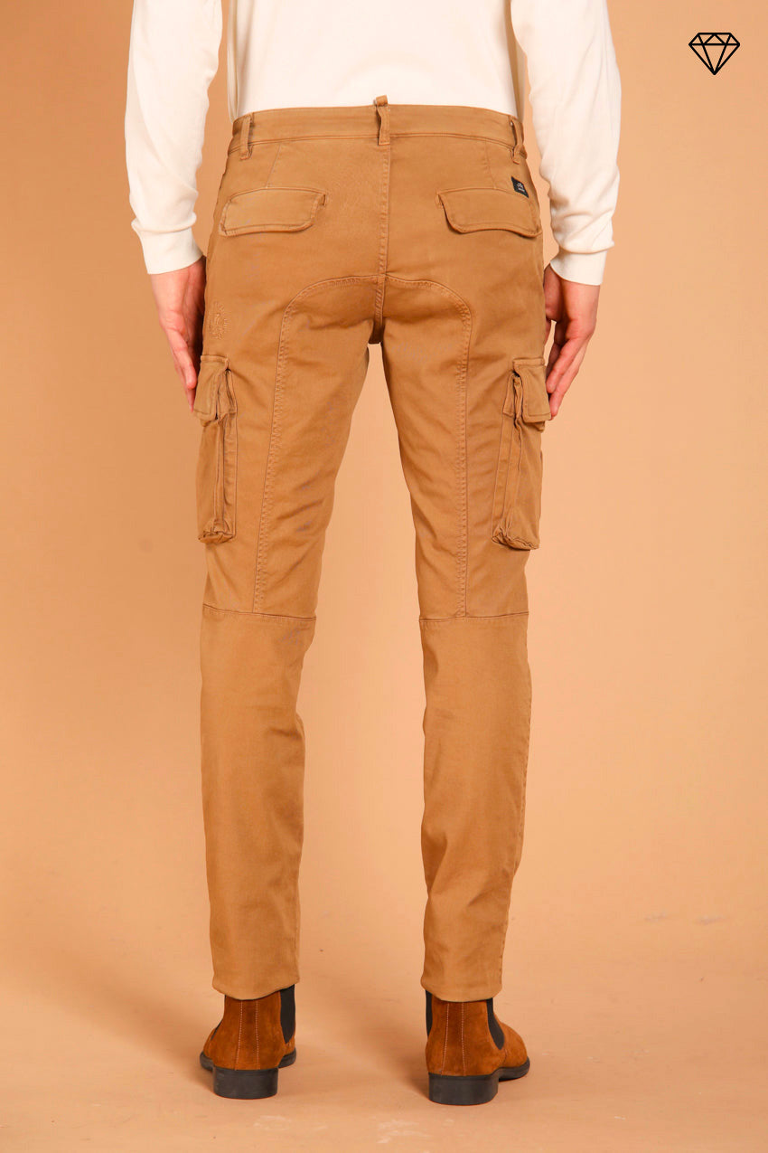 Chile Herren Cargohose aus Gabardine extra slim Fit ①