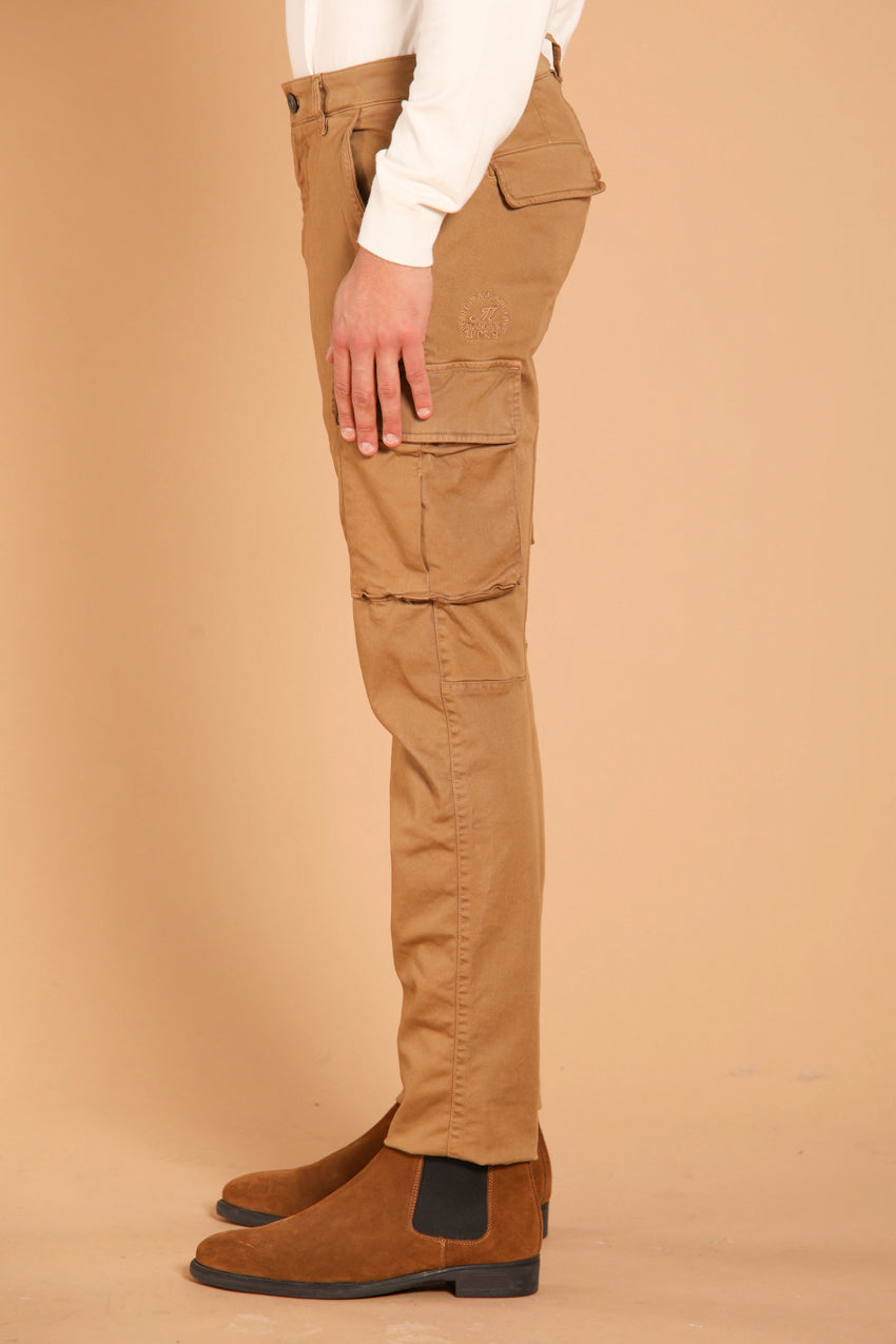 immagine 4 di pantalone cargouomo, modello Chile di colore biscotto fit extra slim di mason's