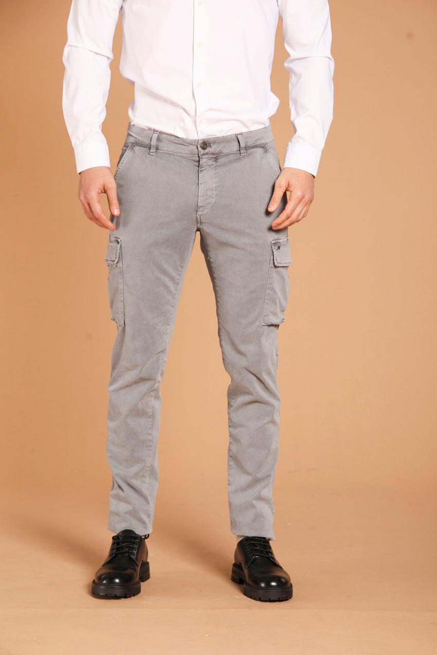 immagine 1 di pantalone cargo uomo di colore chiaro fit extra slim di Mason's