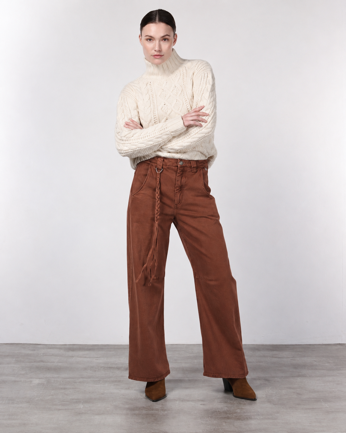 Violette Chinohose für Damen aus Twill mit balloon fit ①
