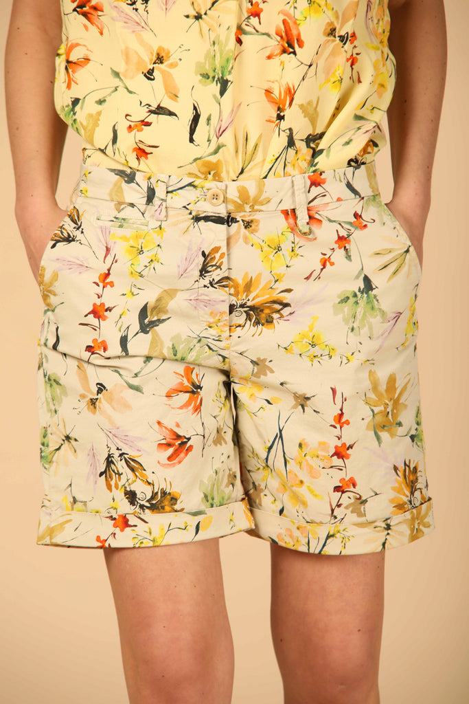 Image 1 of women's chino Bermuda shorts, Jaqueline Curvie model, in stucco color with floral pattern, curvy fit by Mason's