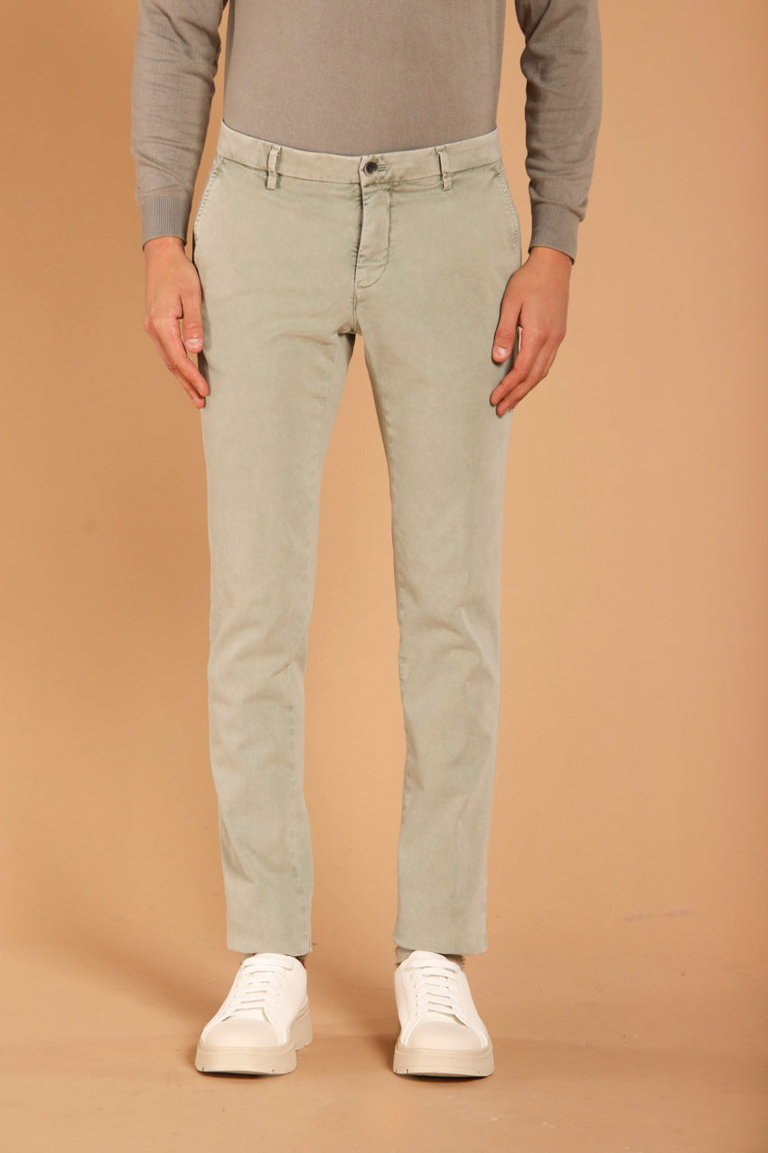 immagine 1 di pantalone chino uomo modello Milano Style Essential, di colore salvia,fit extra slim di Mason's