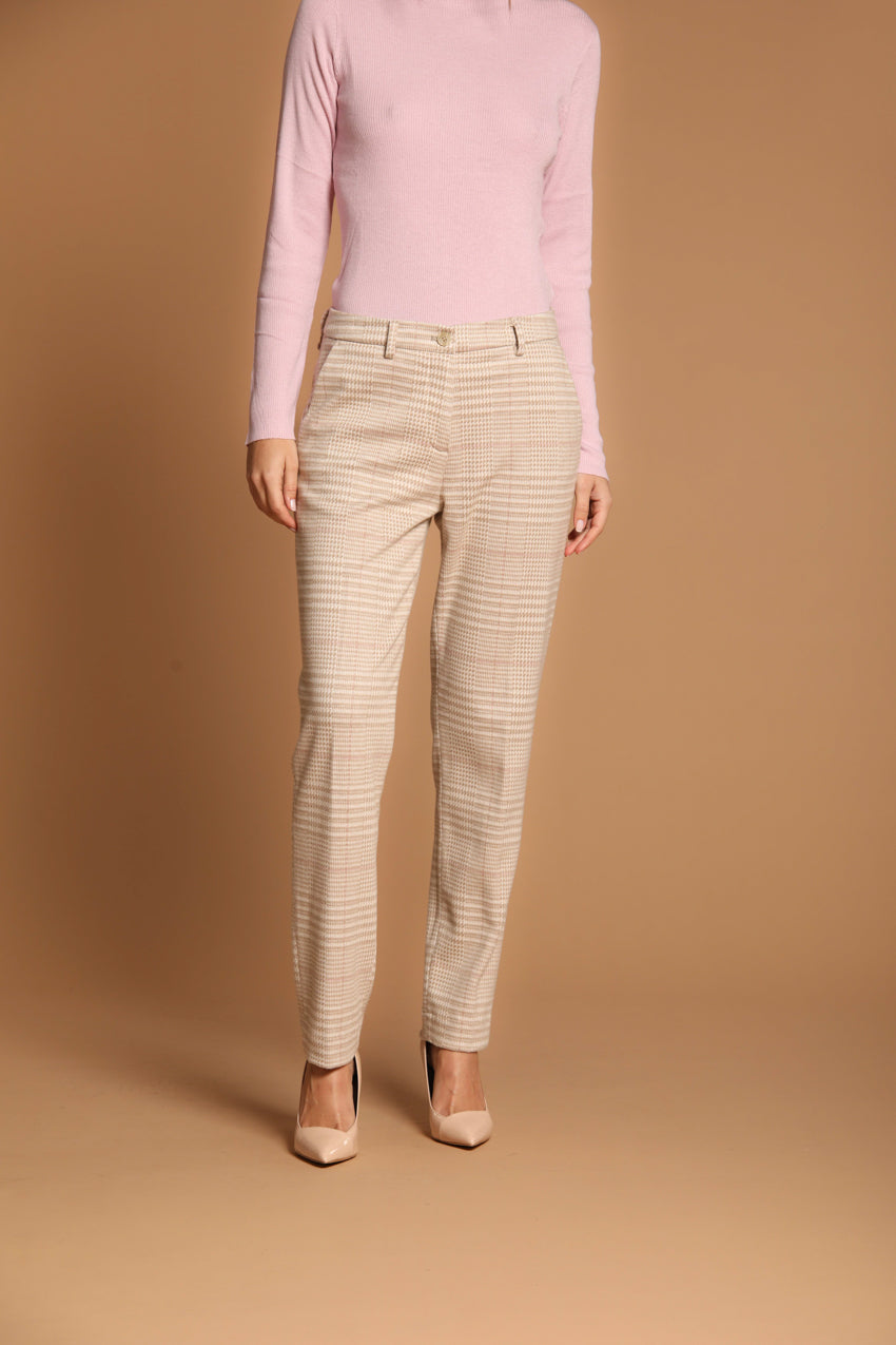 immagine 1 di pantalone chino donna, modello New York, di colore beige, con pattern galles, fit regular di mason's