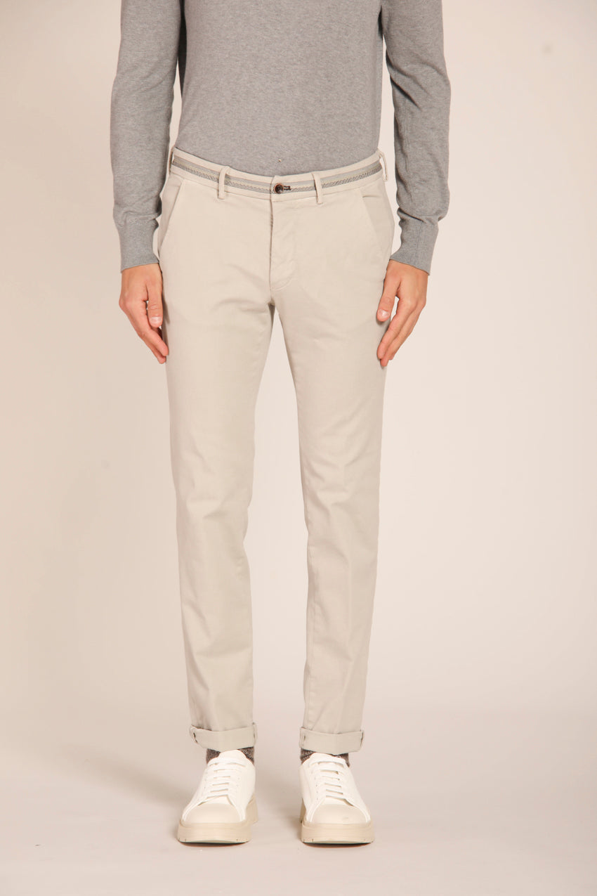 immagine 1 di pantalone chino uomo modello Torino Elegance, di colore grigio, fit slim di Mason's