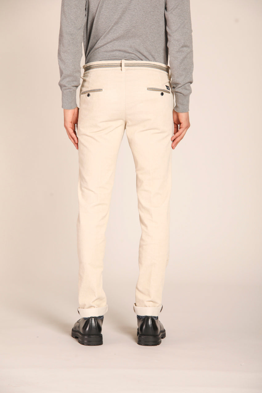 immagine 5 di pantalone chino uomo, modello Torino Oxford, in velluto, di colore stucco, fit slim di mason's