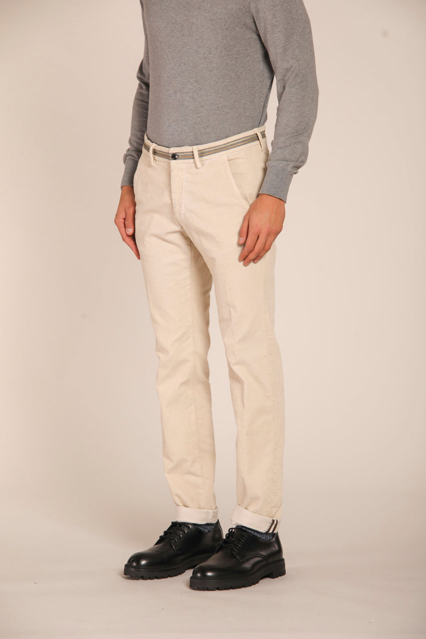 immagine 4 di pantalone chino uomo, modello Torino Oxford, in velluto, di colore stucco, fit slim di mason's