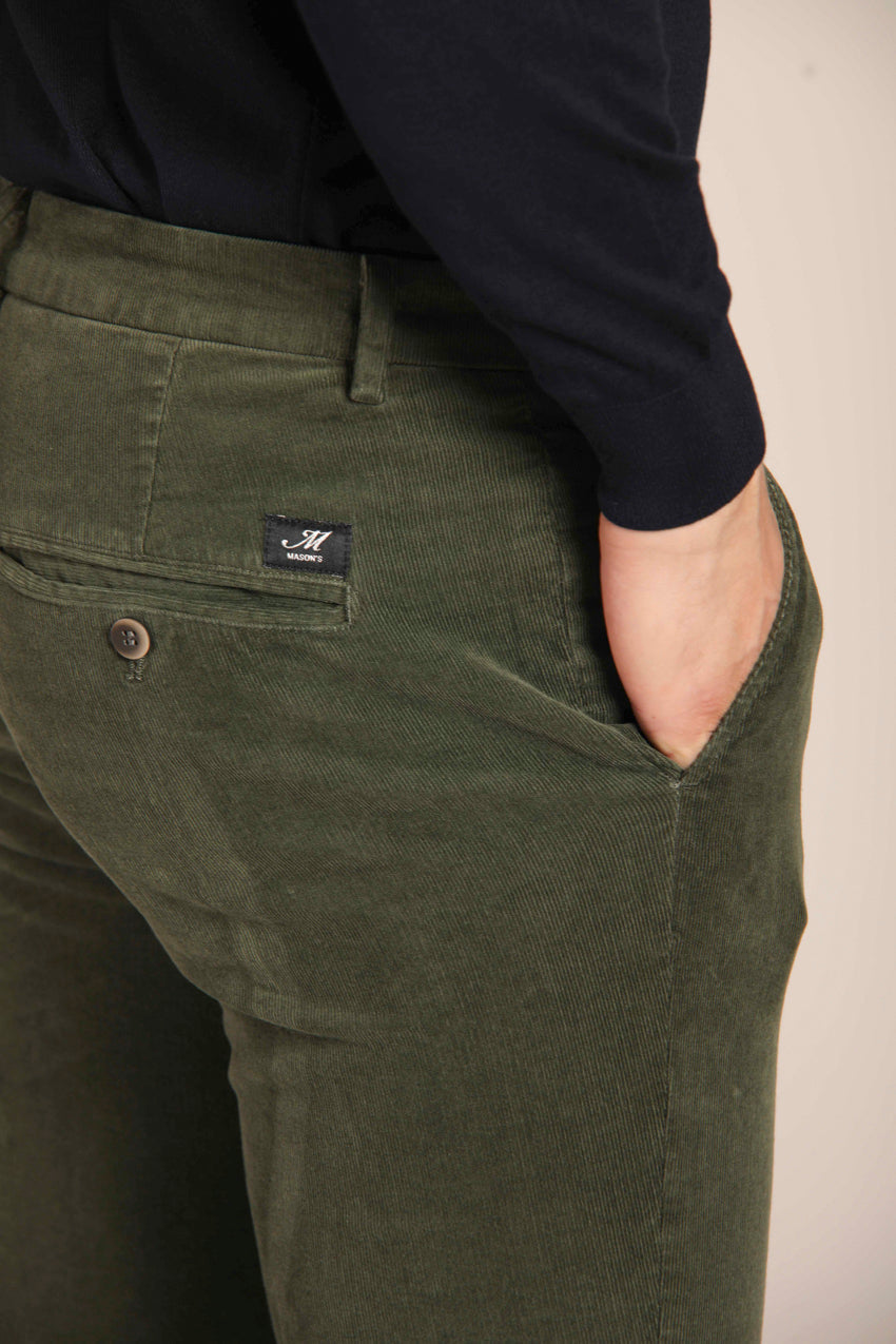 immagine 4 di pantalone chino uomo, modello Torino Style, in velluto di colore verde, fit slim di mason's