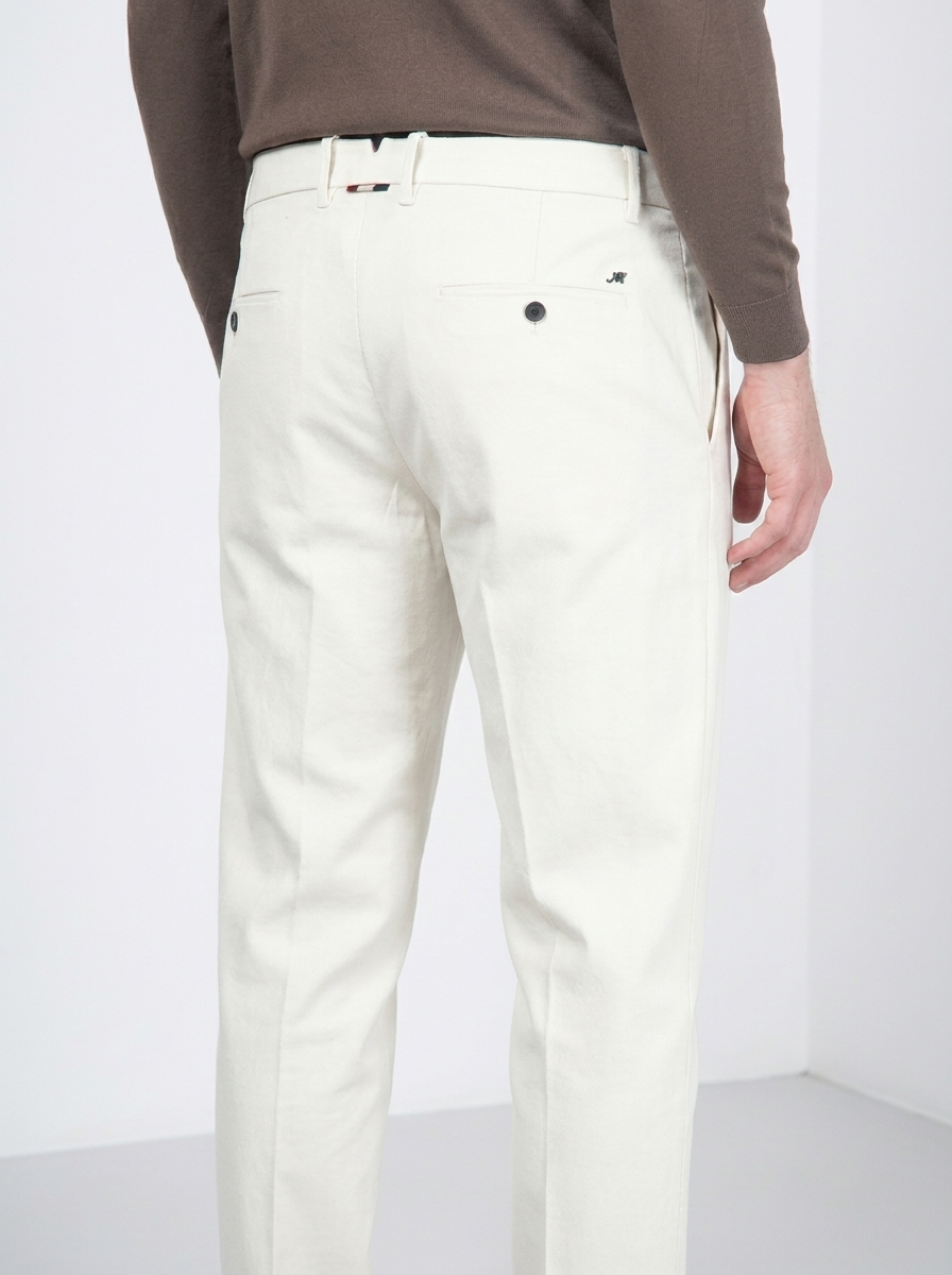 Paris men’s chino pants in stretch tricotine with carrot fit
