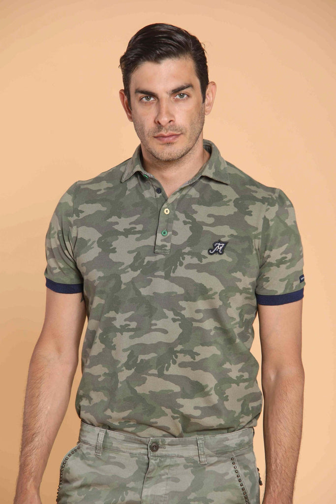 Print man polo shirt in cotton with camouflage pattern and details ①