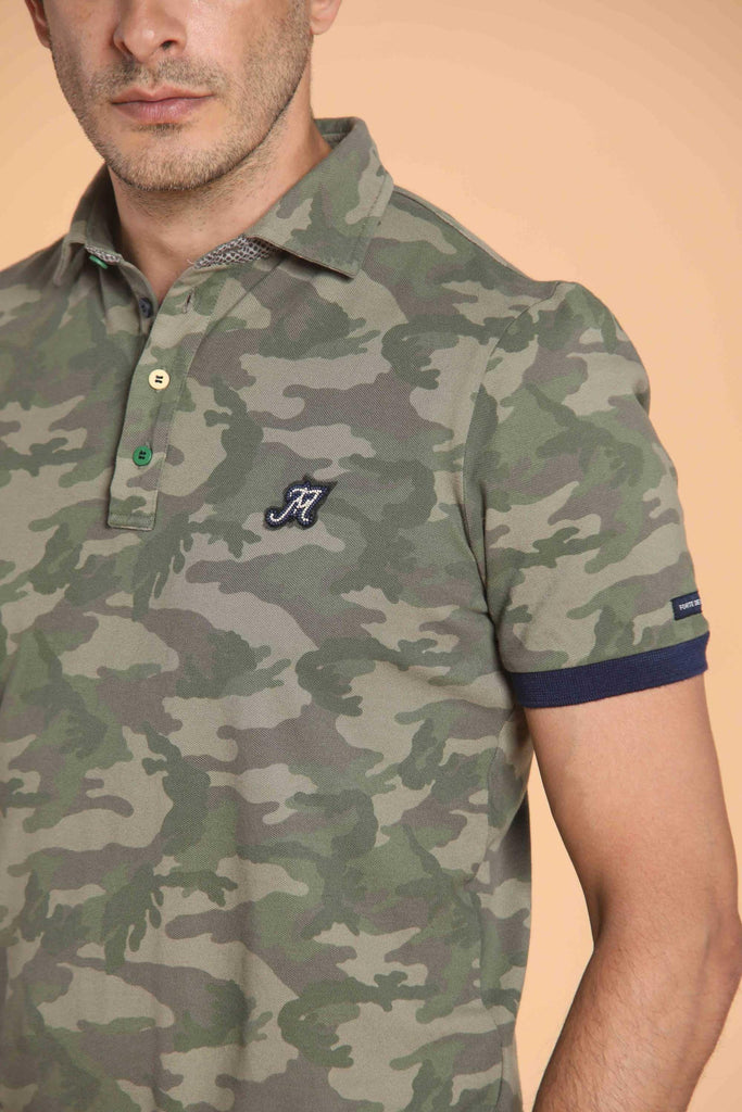 Print man polo shirt in cotton with camouflage pattern and details ①