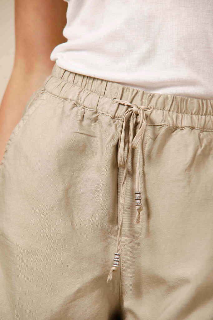 Linda Jogger woman chino bermuda in tencel and linen with drawstring relaxed