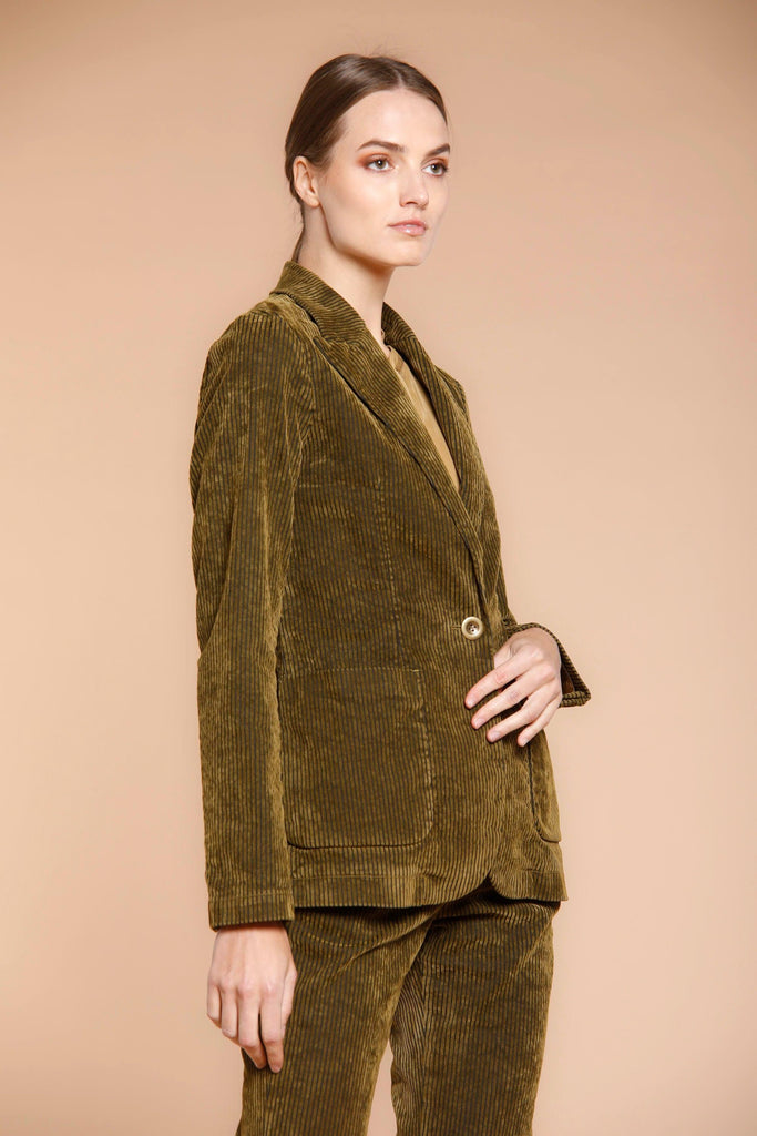 Image 4 of a green corduroy women's blazer Theresa model by Mason's