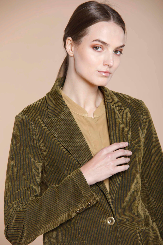 Image 3 of a green corduroy women's blazer Theresa model by Mason's