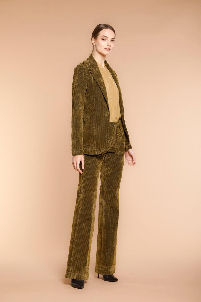 Image 2 of a green corduroy women's blazer Theresa model by Mason's