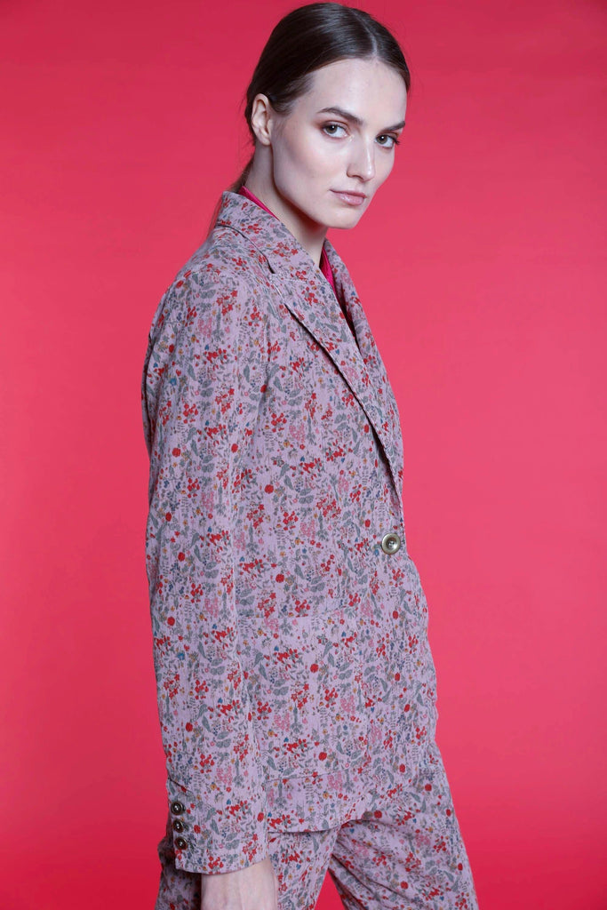 Image 4 of a women's blazer in powder-colored velvet with flower pattern Theresa model by Mason's