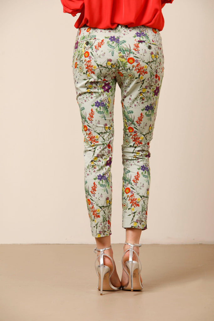 Jaqueline Capri woman chino pants in floral stretch cotton curvy - Mason's US