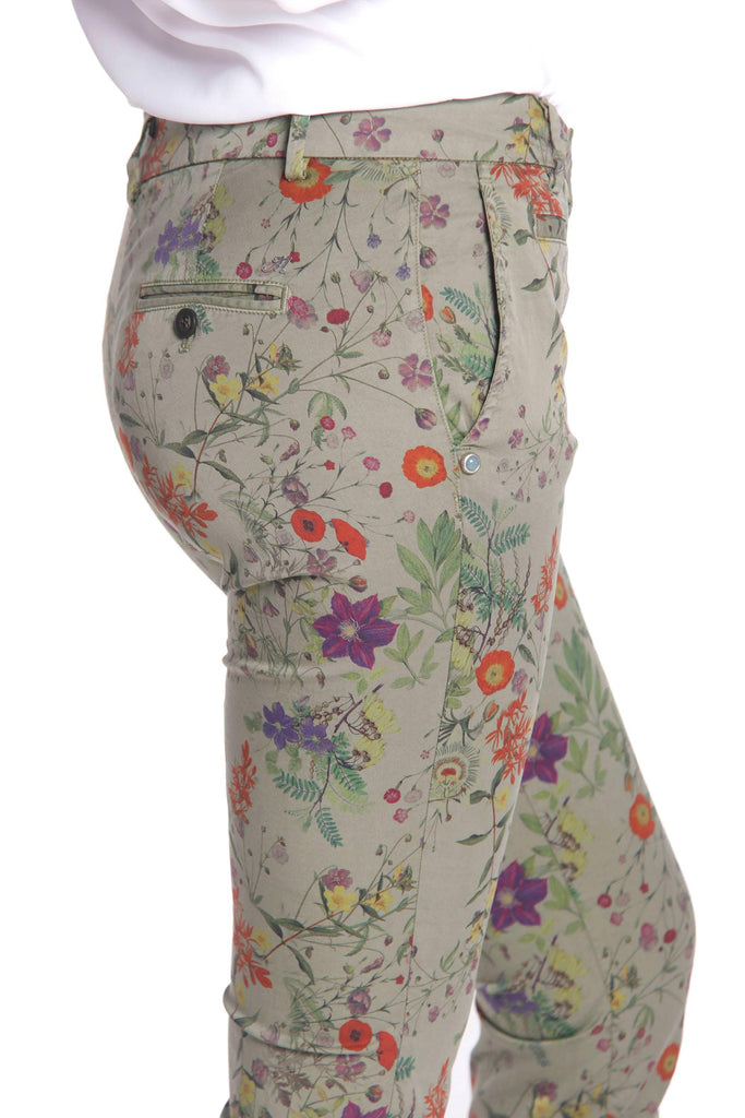 Jaqueline Capri woman chino pants in floral stretch cotton curvy