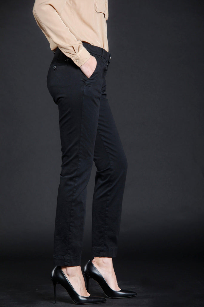 Picture 2 of women’s chino pants in gabardine black color Jaqueline Archivio by Mason's 