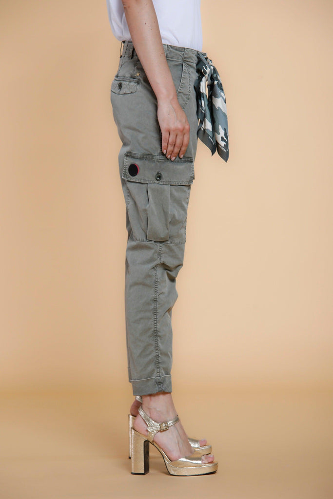 Judy Archivio woman cargo pants in stretch cotton icon washes relaxed
