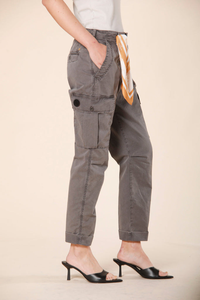 Image 5 of women's cargo pants in brownish colored cotton twill icon washes Judy Archivio W model by Mason's