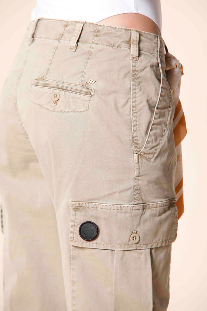 Image 2 of women's cargo pants in rope colored cotton twill icon washes Judy Archivio W model by Mason's