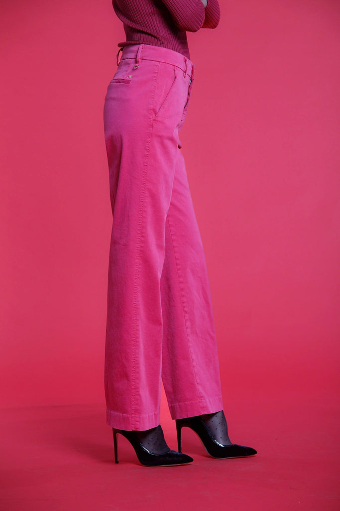 Image 2 of women's chino pants in fuchsia satin New York Straight model by Mason's