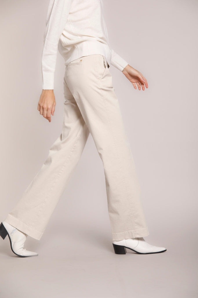 Image 4 of women's chino pants in ice-colored satin New York Straight model by Mason's
