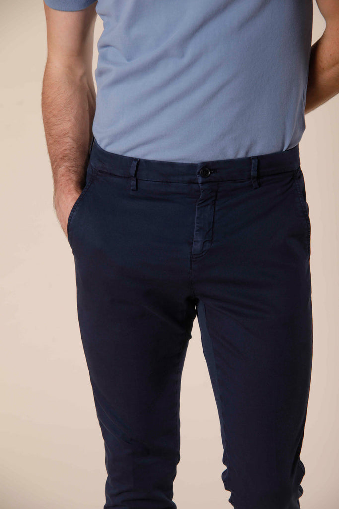 Image 3 of men's navy blue cotton and tencel tricotine chino pants Osaka Style model by Mason's