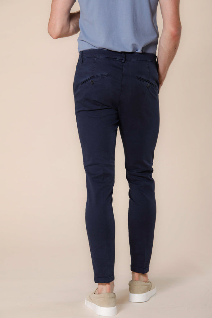 Image 4 of men's navy blue cotton and tencel tricotine chino pants Osaka Style model by Mason's