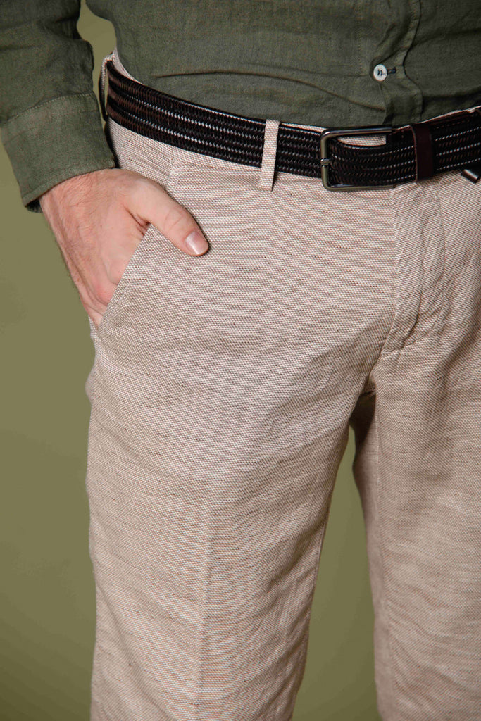 Image 2 of men's linen and cotton stucco-colored chino pants with houndstooth pattern Torino Style model by Mason's
